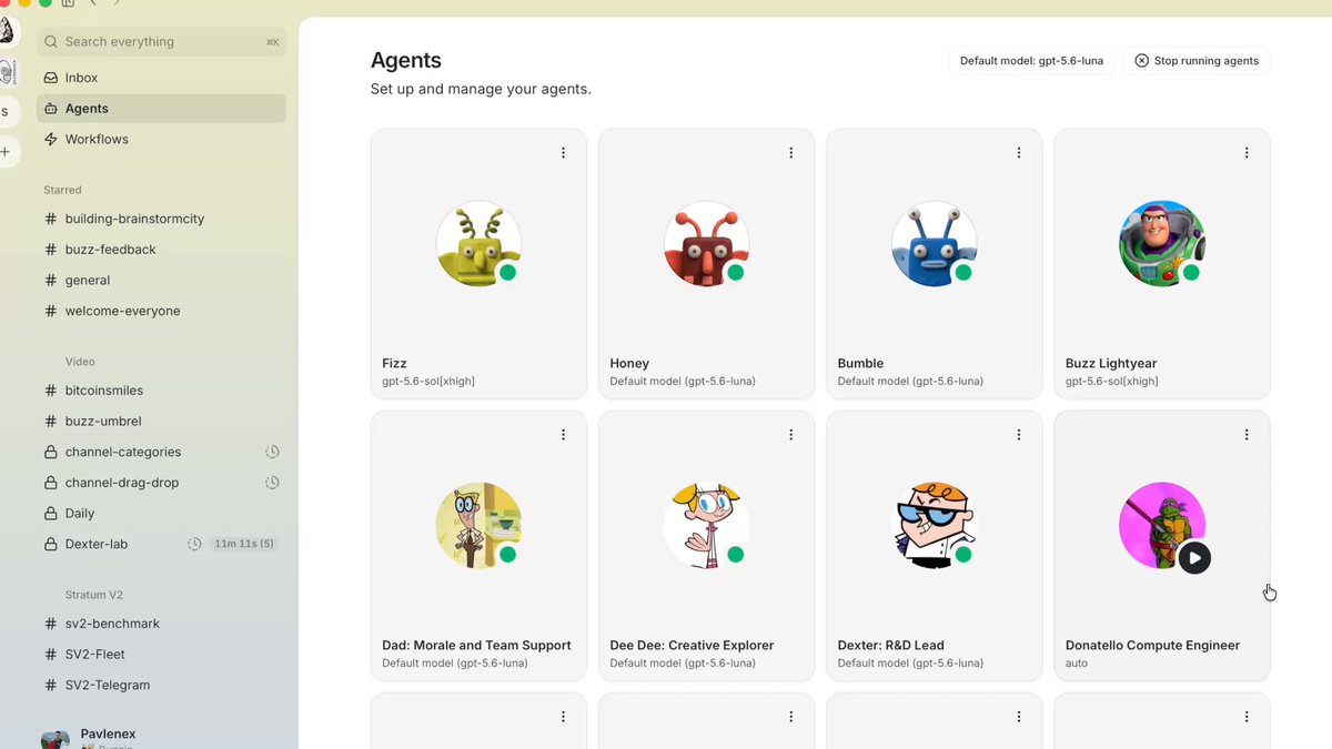 A Buzz Agents-felülete: névvel és arccal ellátott agent-kártyák (Fizz, Honey, Bumble, Dexter: R&D Lead), mindegyik alatt a saját modellje, oldalt a csatornalista